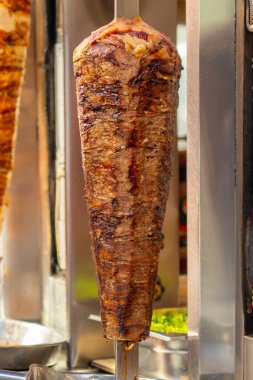 Geleneksel Türk Donör Kebap eti. Shawarma, sokak yemeği. Seyahat