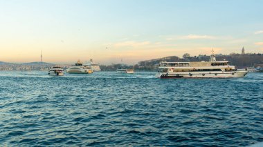 Boğaz 'da seyir ve diğer gemiler. Seyahat