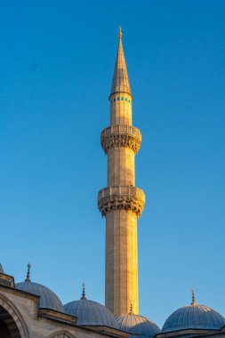 Müslüman bir caminin minaresi. Din. İstanbuul