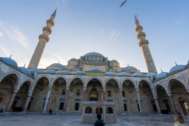 Sultan Süleyman Camii 'nin içi. Din