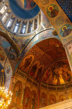 Tiflis 'teki Sioni Katedrali' nin içindeki freskler ve duvar resimleri. Din