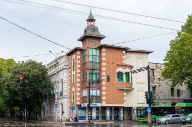 Tiflis, Gürcistan - 11 Ağustos 2024: Agmashenebeli Bulvarı tarihi Tiflis kentinin ana caddelerinden biridir. Seyahat