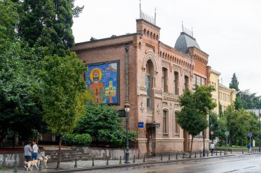 Tiflis, Gürcistan - 11 Ağustos 2024: Agmashenebeli Bulvarı tarihi Tiflis kentinin ana caddelerinden biridir. Seyahat