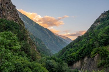 Yukarı Khevsureti, Gürcistan 'ın güzel dağlık manzarası. Seyahat
