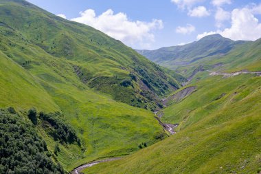 Yukarı Khevsureti, Gürcistan 'ın güzel dağlık manzarası. Seyahat