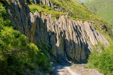 Yukarı Khevsureti, Gürcistan 'ın güzel dağlık manzarası. Seyahat