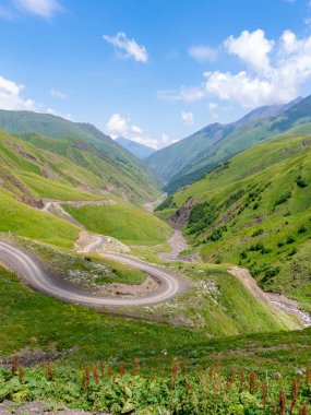 Yukarı Khevsureti, Gürcistan 'ın güzel dağlık manzarası. Seyahat