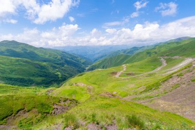 Yukarı Khevsureti, Gürcistan 'ın güzel dağlık manzarası. Seyahat