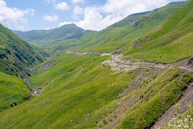 Yukarı Khevsureti, Gürcistan 'ın güzel dağlık manzarası. Seyahat