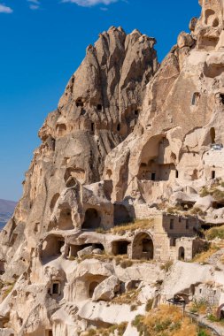 Kapadokya 'daki volkanik kaya oluşumları antik Hıristiyanların ikamet ettikleri yer. Seyahat