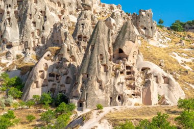 Kapadokya 'daki volkanik kaya oluşumları antik Hıristiyanların ikamet ettikleri yer. Seyahat