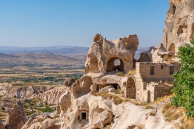 Kapadokya 'daki volkanik kaya oluşumları antik Hıristiyanların ikamet ettikleri yer. Seyahat