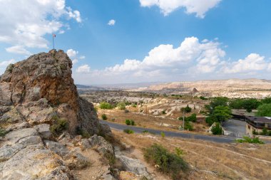 Kapadokya 'daki volkanik kaya oluşumları antik Hıristiyanların ikamet ettikleri yer. Seyahat
