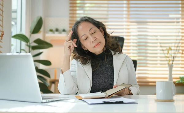 Stressed Mature Senior Business Woman Suffering Headache Migraine — Stockfoto