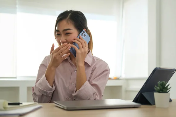 Smiling Female Entrepreneur Sitting Bright Modern Office Talking Mobile Phone — 图库照片