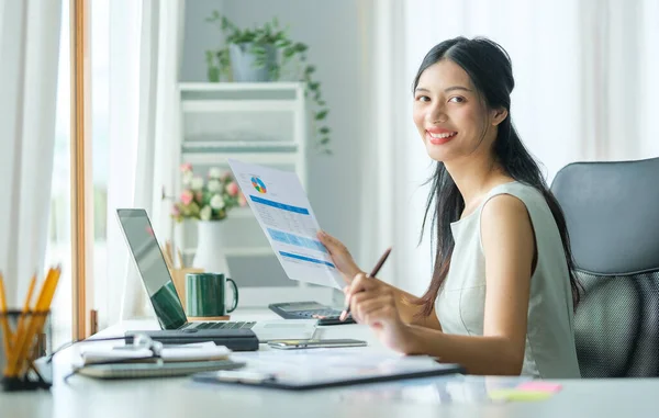 Successful Businesswoman Holding Document Working Computer Laptop — Stok fotoğraf