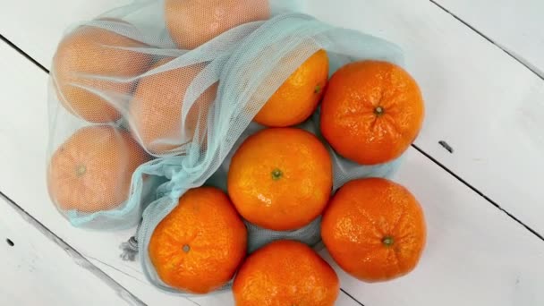 Mandarini Succosi Maturi Grata Eco Amichevole Ruotano Sfondo Bianco Agrumi — Video Stock