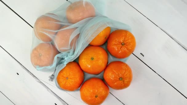 Mandarini Succosi Maturi Grata Eco Amichevole Ruotano Sfondo Bianco Agrumi — Video Stock