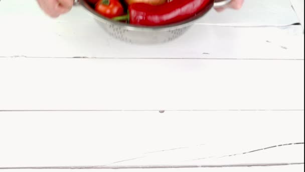 Chef Pôs Jogo Mesa Verduras Frescas Preparação Salada Vegetariana Variedade — Vídeo de Stock