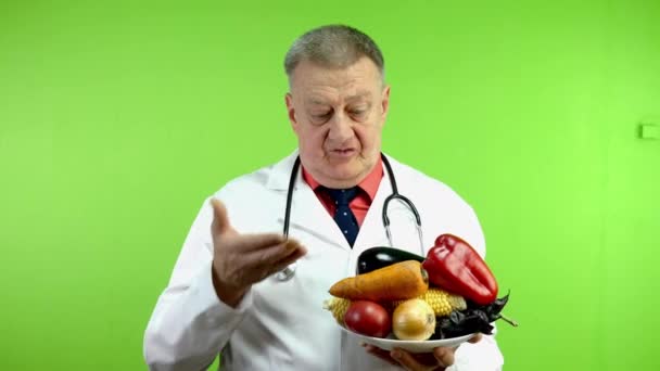 Vezető Orvos Dietetikus Vagy Táplálkozási Szakértő Beszél Nyers Zöldségek Előnyeiről — Stock videók
