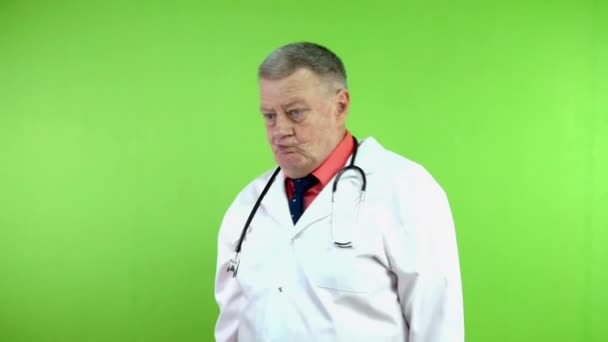 Médecin Senior Manteau Blanc Penser Quelque Chose Une Bonne Idée — Video