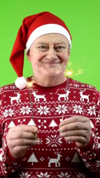 Senior Muž Santa Klobouk Vánoční Svetr Baví Zábavné Tance Jiskry — Stock video
