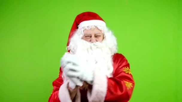 Настоящий Веселый Санта Клаус Красном Костюме Танцует Смешно Машет Руками — стоковое видео