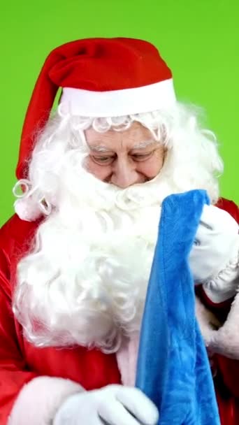 Embarrassed Santa Claus Shows Empty Bag Very Upset Loss Gifts — Stock Video