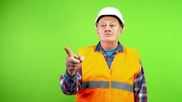 Wütend Reifer Vorarbeiter Feuert Unprofessionelle Inkompetente Arbeiter Mit Handgeste Reifer — Stockvideo
