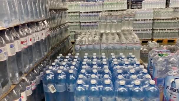 Kij Ukraina Lutego 2024 Napoje Gazowane Woda Sprzedawane Hurtowo Detalicznie — Wideo stockowe