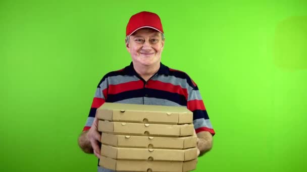 Torpe Hombre Entrega Madura Dejando Caer Cajas Pizza Captura Ella — Vídeo de stock