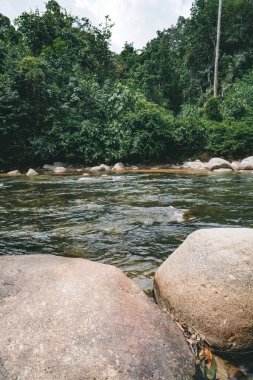 Nehir Sungai Kampar, Gopeng, Perak 'tan akıyor..