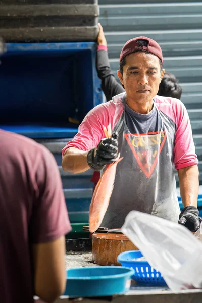 Sekinchan Malásia Outubro 2022 Pescadores Que Transferem Capturas Peixe Para — Fotografia de Stock