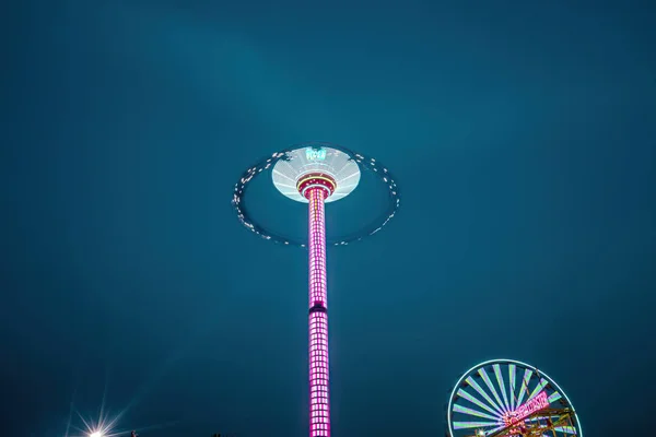 Kleurrijke Beweging Neon Van Fun Fair Nachts — Stockfoto