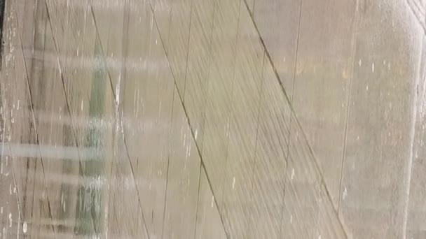 Pioggia Pesante Sul Pavimento Durante Giorno Rallentatore Video Verticale — Video Stock