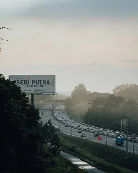 말레이시아의 2023 반다르 세르이 푸트라 근처의 사우스 고속도로 — 스톡 사진