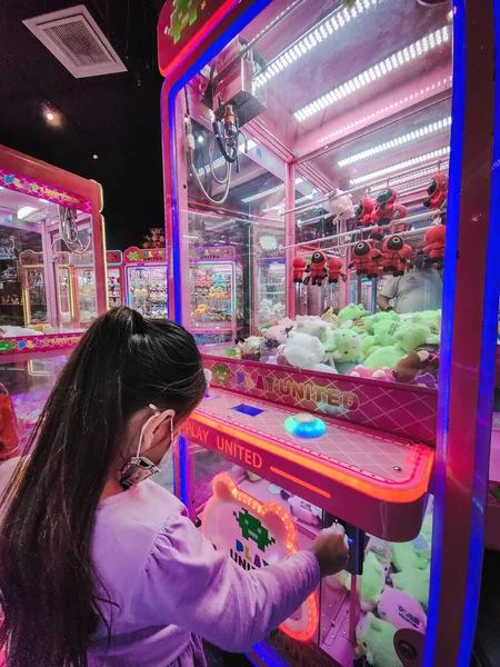 Putrajaya Malaisie Janvier 2023 Petite Fille Jouer Machine Griffes Arcade — Photo