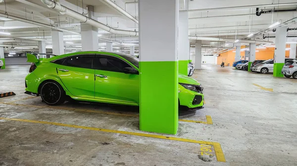 Kuala Lumpur Malezya Ocak 2023 Kirişle Aynı Renk Araba Bodrum — Stok fotoğraf