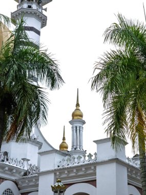Kuala Kangsar, Perak, Malezya 'daki Ubudiah Camii' nin düşük açılı görüntüsü