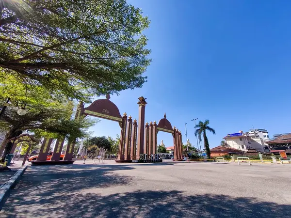 Kelantan, Malezya - 7 Mart 2024: Kota Sultanı İsmail Petra veya Kota Sultan Petra Kemeri 'nin Kota Bharu, Kelantan, Malezya.
