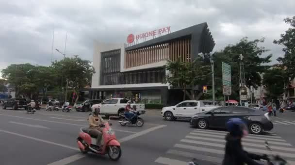 Phnom Penh Modern City Center Busy Traffic Many Motorbikes High — Stockvideo