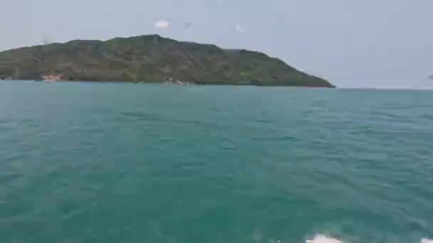 フェリーの窓から小さな島ライソン キエンザン ベトナム 高品質4K映像 — ストック動画