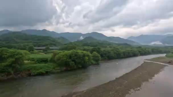 Φύση Του Χοκάιντο Ιαπωνία Σύννεφο Καιρό Βραχώδες Βουνό Ποτάμι Κοντά — Αρχείο Βίντεο