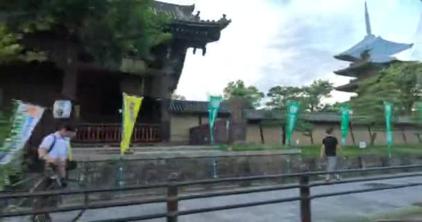 Jízda Ulici Kjóto Japonsko Pohled Okna Auta Citadela Autobusová Zastávka — Stock video
