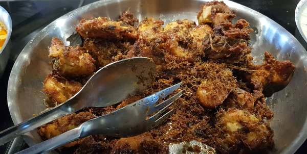 Ayam Goreng Rempah Lub Tradycyjny Jawajski Smażony Kurczak Gotowany Patelni — Zdjęcie stockowe
