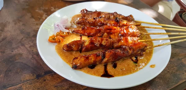 Κοτόπουλο Satay Ινδονησιακή Sate Ayam Ψητό Κοτόπουλο Satay Φιστίκι Και — Φωτογραφία Αρχείου
