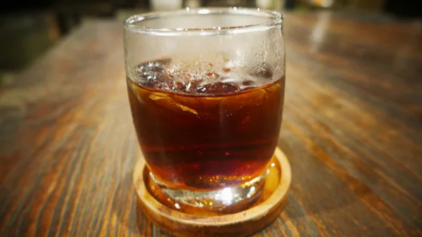 Transparante Glazen Met Zoete Dranken Binnen Met Coke Drank Met — Stockfoto