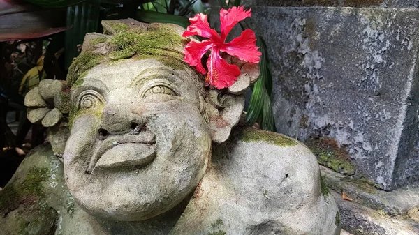 Красивая Художественная Статуя Балийского Камня Древняя Статуя Саду Используемая Качестве — стоковое фото