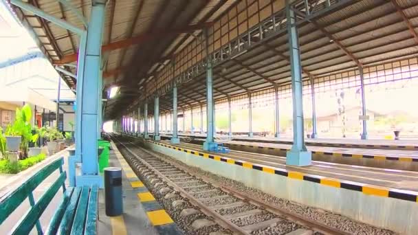 Trens Que Vão Estação Cocho Solo Indonésia Trens Rápidos — Vídeo de Stock