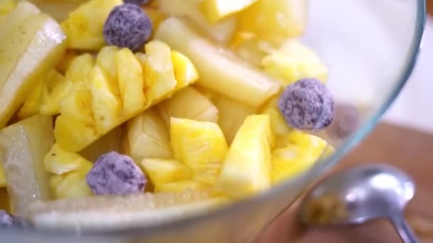 Taze Sağlıklı Endonezya Meyve Salatası Asinan Buah Baharatlı Tatlı Ekşi — Stok video